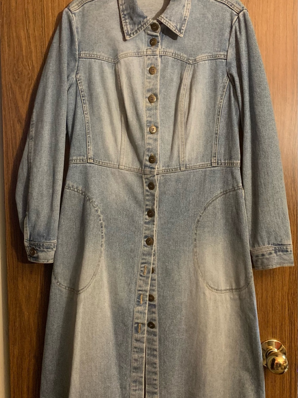 Light Blue Denim Button-Front Long Jacket
PTP: 20”
Length: 42”